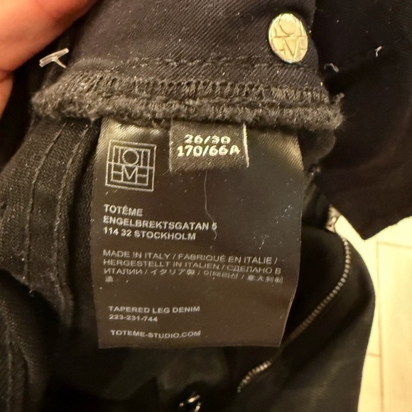 New w/ Tags Toteme Tapered Black Coated Jeans size 26 - Picture 4 of 5